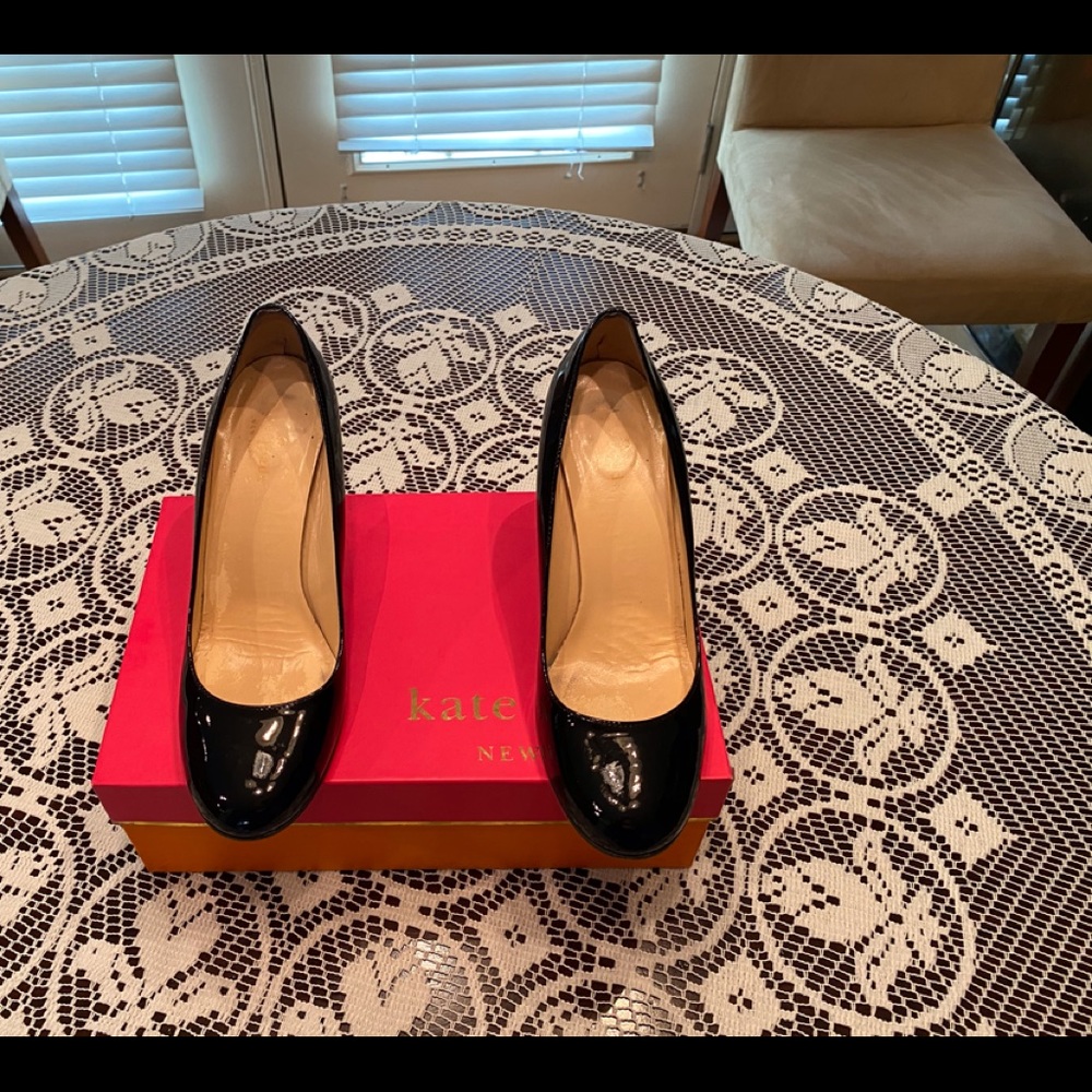 Kate Spade Karolina Black/Patent pumps - sz 7.5